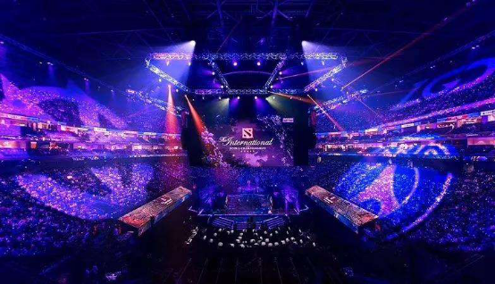 引人注目的 引人注目的