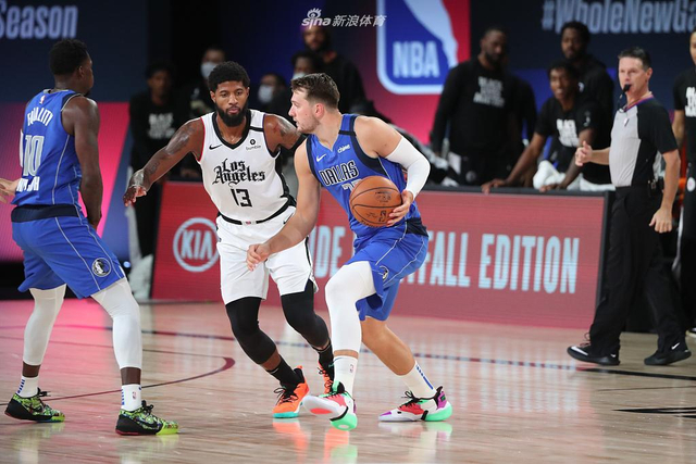 了默契配合 了默契配合