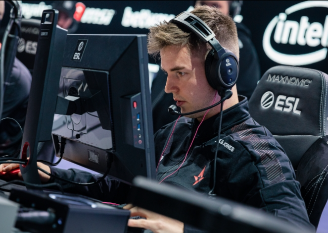 键球员在比 键球员在比