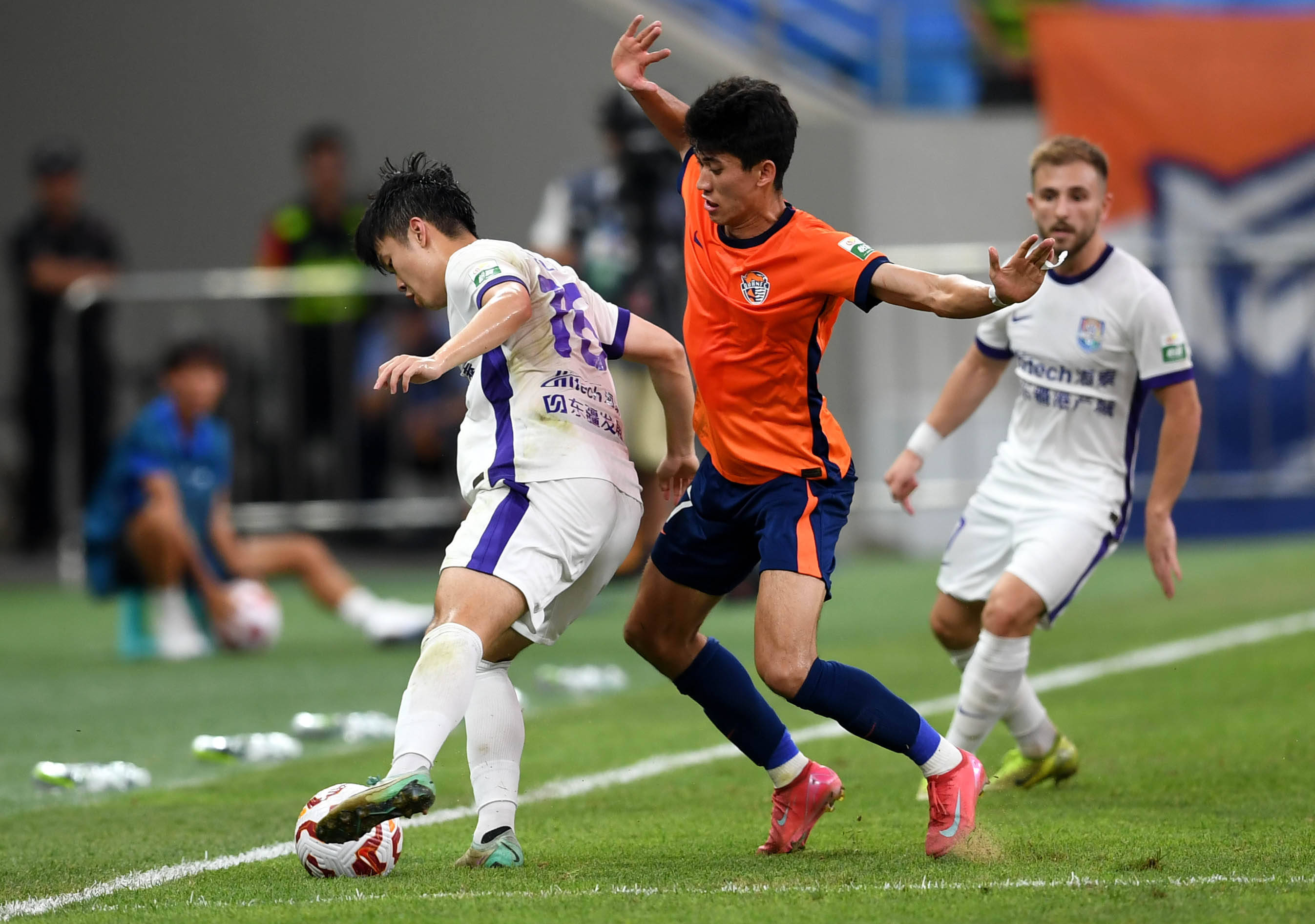 引人关注 引人关注