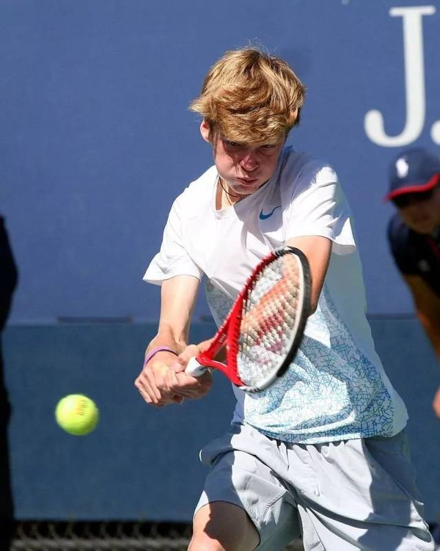 治理上突出 治理上突出